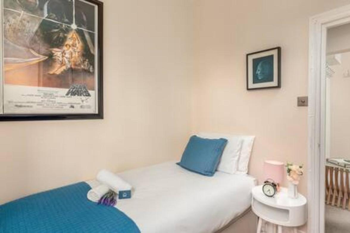 Lovely 2-bed Flat Next To Oval Cricket Ground * Londra